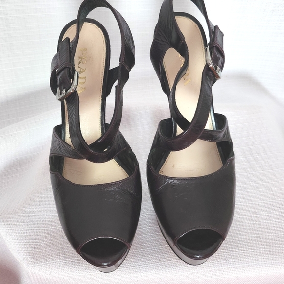 Authentic Prada shoes - Picture 9 of 11